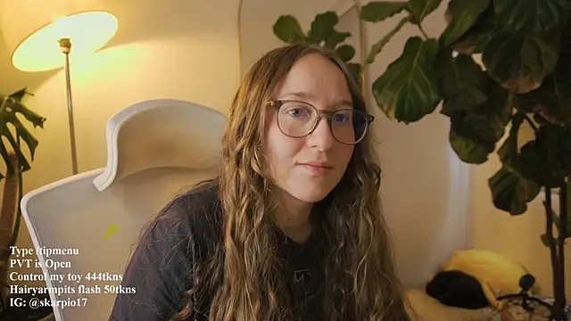 Scarlett NoirMuse online show from 04-14-26, 08:36