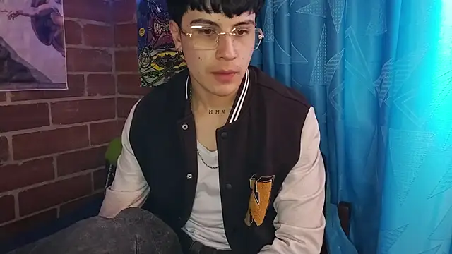 Snapshot of PaulDamico chatting on 02-18-26, 04:03 PaulDamico online show from 02-18-26, 04:03