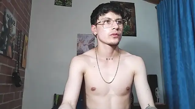 Snapshot of PaulDamico chatting on 06-07-26, 03:01 PaulDamico online show from 06-07-26, 03:01
