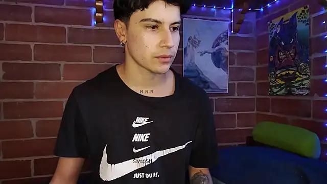 Snapshot of PaulDamico chatting on 02-10-26, 01:32 PaulDamico online show from 02-10-26, 01:32