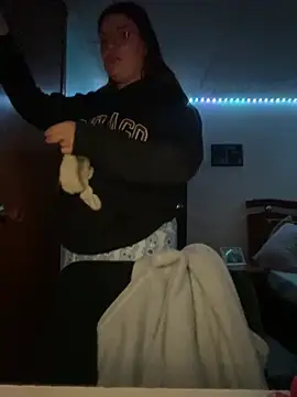 Snapshot of Vixroy7 chatting on 02-24-26, 12:44 Vixroy7 online show from 02-24-26, 12:44