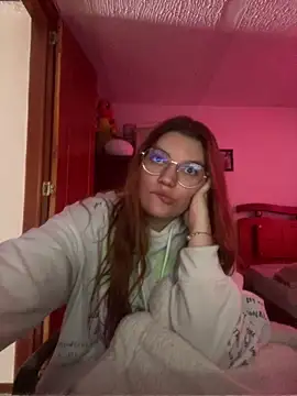 Snapshot of Vixroy7 chatting on 02-15-26, 04:17 Vixroy7 online show from 02-15-26, 04:17