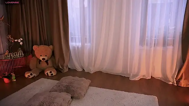 Snapshot of JessyLuvX chatting on 06-12-26, 04:54 JessyLuvX online show from 06-12-26, 04:54