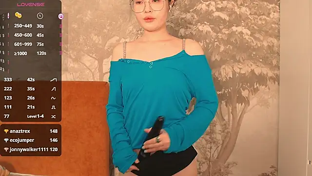 Hiaru Cutie online show from 01-29-25, 09:12