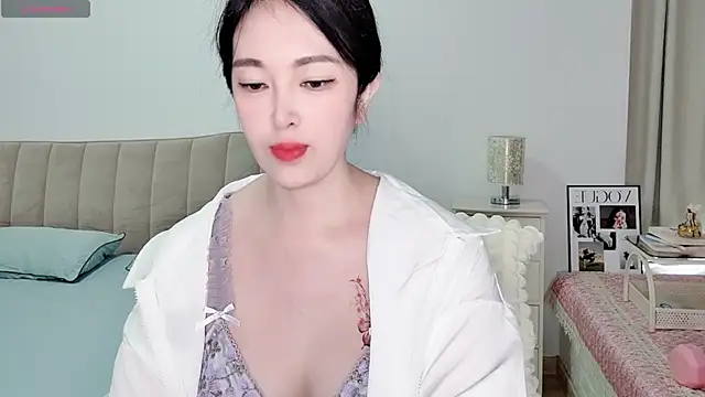 Snapshot of 10ve1y chatting on 07-25-26, 10:27 10ve1y online show from 07-25-26, 10:27