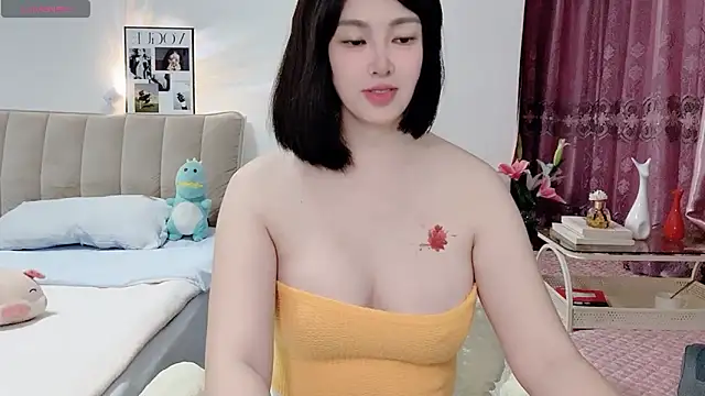 Snapshot of 10ve1y chatting on 04-20-26, 12:52 10ve1y online show from 04-20-26, 12:52