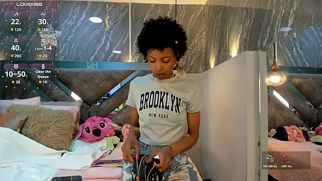 Snapshot of Afrodita_Greenn chatting on 02-06-26, 03:46 Afrodita Greenn online show from 02-06-26, 03:46