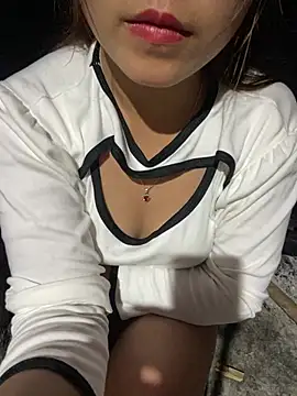 Snapshot of Lonasex99 chatting on 02-13-26, 12:49 Lonasex99 online show from 02-13-26, 12:49