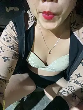 Snapshot of Lonasex99 chatting on 02-04-26, 12:33 Lonasex99 online show from 02-04-26, 12:33