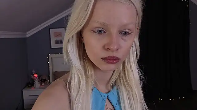 Naomi Demio online show from 03-04-26, 10:12