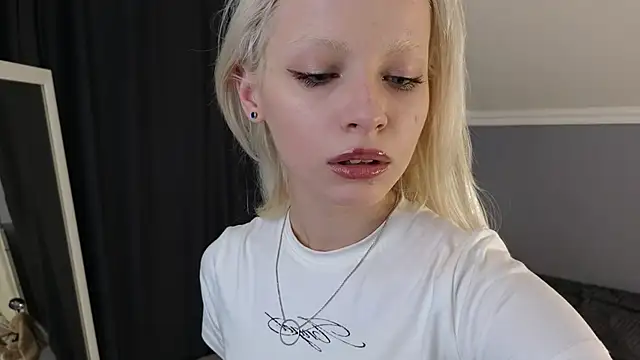 Naomi Demio online show from 03-13-26, 12:10