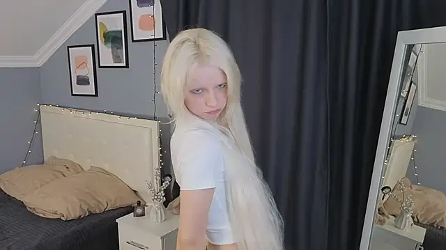 Naomi Demio online show from 03-11-26, 11:37