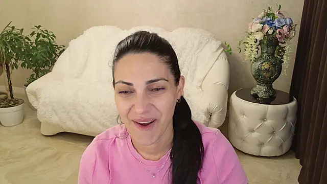 Snapshot of LovelyBeatrice chatting on 04-29-26, 12:20 LovelyBeatrice online show from 04-29-26, 12:20