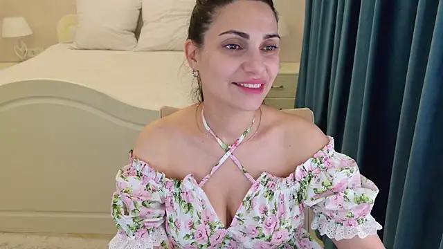 LovelyBeatrice online show from 07-18-26, 12:25