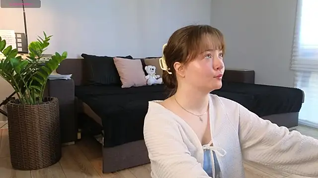 MillaKowal online show from 04-05-26, 12:23