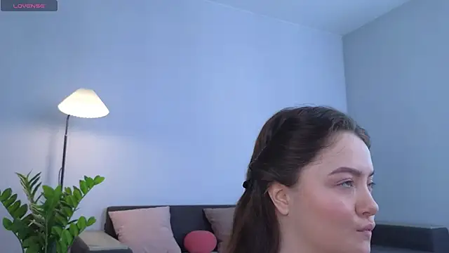 Snapshot of MillaKowal chatting on 02-25-26, 06:24 MillaKowal online show from 02-25-26, 06:24