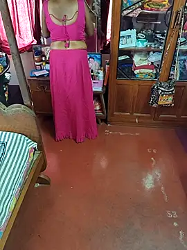 Snapshot of Little-Roshni chatting on 02-18-26, 07:28 Little-Roshni online show from 02-18-26, 07:28