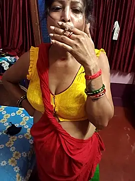 Snapshot of Little-Roshni chatting on 07-25-26, 01:06 Little-Roshni online show from 07-25-26, 01:06