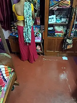 Snapshot of Little-Roshni chatting on 02-25-26, 03:12 Little-Roshni online show from 02-25-26, 03:12