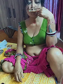 Snapshot of Little-Roshni chatting on 06-27-26, 12:22 Little-Roshni online show from 06-27-26, 12:22