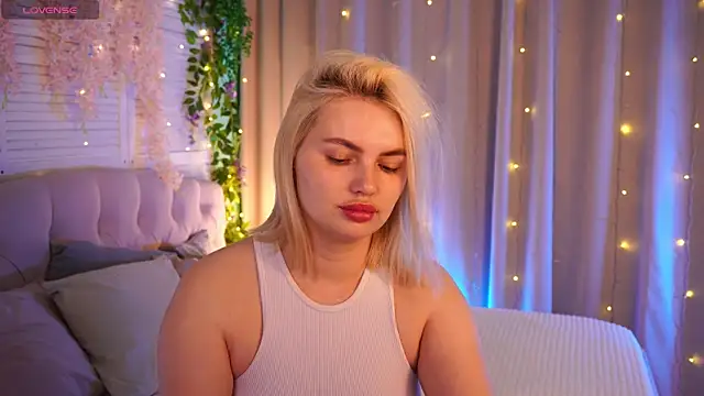 Snapshot of AmeliaWeells chatting on 05-06-26, 04:05 AmeliaWeells online show from 05-06-26, 04:05