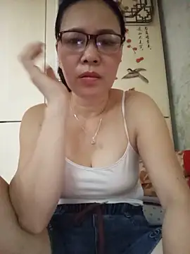 Snapshot of Nuna_689 chatting on 06-12-26, 10:02 Nuna 689 online show from 06-12-26, 10:02