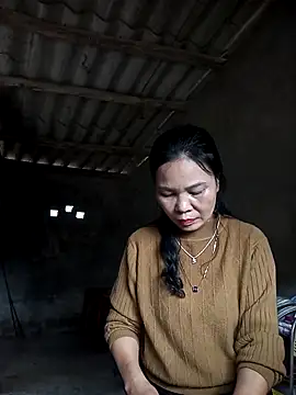 Nuna 689 online show from 03-06-26, 04:07