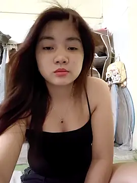 Snapshot of Pinks_cool chatting on 06-16-26, 02:39 Pinks cool online show from 06-16-26, 02:39