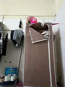 Pinks cool online show from 03-25-26, 03:44