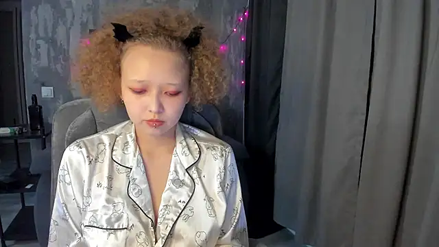 Snapshot of Senya_Sol chatting on 06-27-26, 10:38 Senya Sol online show from 06-27-26, 10:38