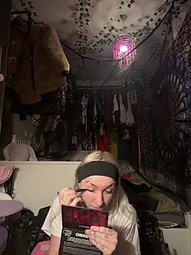bambibabyy online show from 02-11-26, 05:57