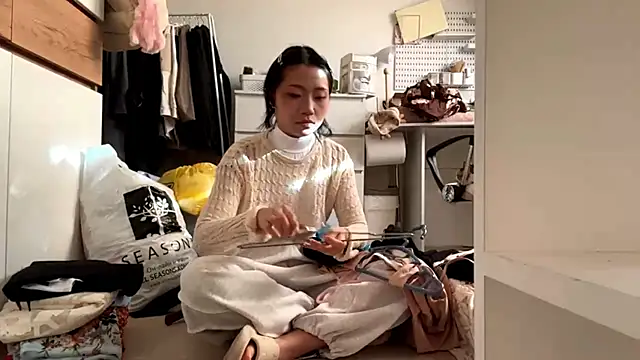 SweetMiaXO online show from 05-11-26, 07:21