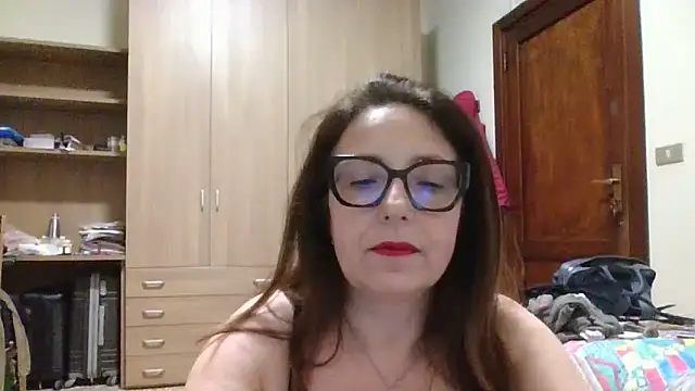 Snapshot of Miasexmilf chatting on 04-22-26, 10:27 Miasexmilf online show from 04-22-26, 10:27