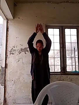 Cute-karisma1234 online show from 03-06-26, 01:44