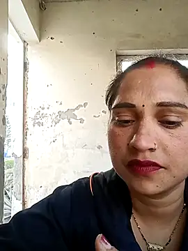 Cute-karisma1234 online show from 03-03-26, 01:56