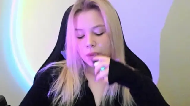 Lulu Di online show from 02-21-26, 05:09