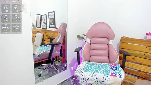 Naughty Vanessa  online show from 03-06-26, 01:17