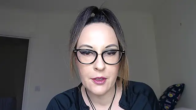 Snapshot of PsychicDominatrix chatting on 02-01-26, 02:59 PsychicDominatrix online show from 02-01-26, 02:59