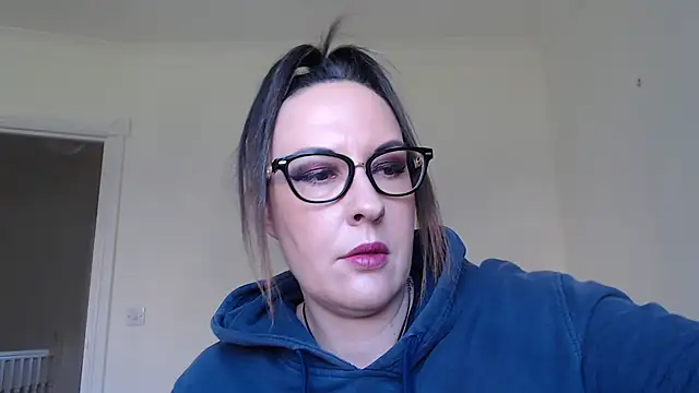 Snapshot of PsychicDominatrix chatting on 04-06-26, 12:28 PsychicDominatrix online show from 04-06-26, 12:28