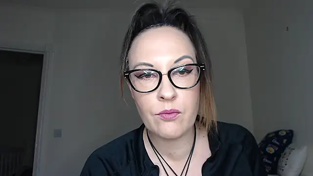 Snapshot of PsychicDominatrix chatting on 02-10-26, 08:24 PsychicDominatrix online show from 02-10-26, 08:24