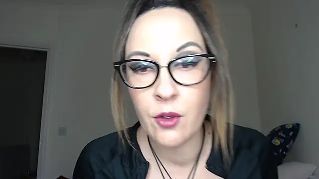 Snapshot of PsychicDominatrix chatting on 02-02-26, 03:44 PsychicDominatrix online show from 02-02-26, 03:44