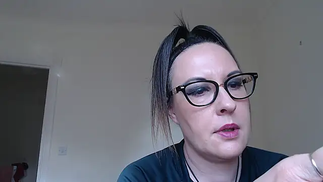 Snapshot of PsychicDominatrix chatting on 04-05-26, 03:30 PsychicDominatrix online show from 04-05-26, 03:30