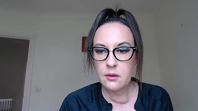 Snapshot of PsychicDominatrix chatting on 06-12-26, 07:28 PsychicDominatrix online show from 06-12-26, 07:28