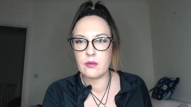 Snapshot of PsychicDominatrix chatting on 02-10-26, 08:30 PsychicDominatrix online show from 02-10-26, 08:30