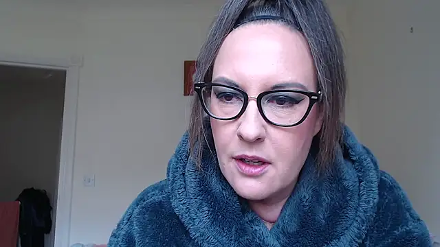 Snapshot of PsychicDominatrix chatting on 06-11-26, 10:12 PsychicDominatrix online show from 06-11-26, 10:12