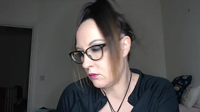 Snapshot of PsychicDominatrix chatting on 02-08-26, 08:06 PsychicDominatrix online show from 02-08-26, 08:06