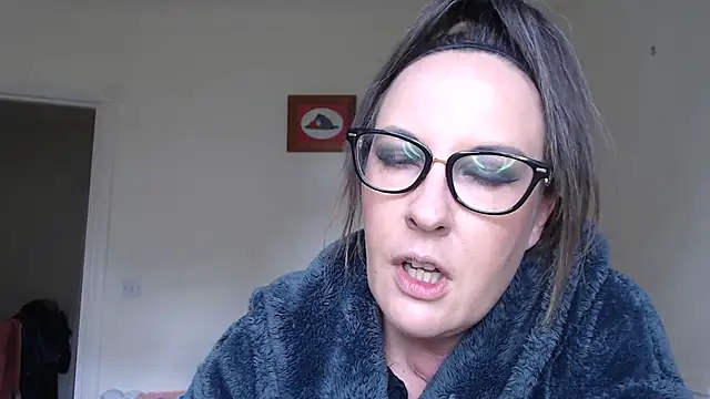 Snapshot of PsychicDominatrix chatting on 06-10-26, 03:57 PsychicDominatrix online show from 06-10-26, 03:57