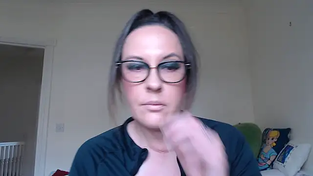 Snapshot of PsychicDominatrix chatting on 07-03-26, 09:05 PsychicDominatrix online show from 07-03-26, 09:05