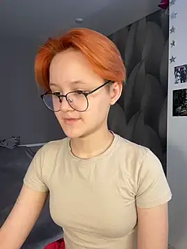 LuunaDorean online show from 02-22-26, 09:55