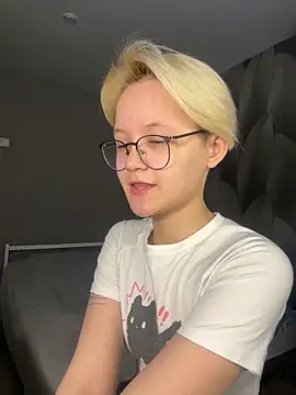 LuunaDorean online show from 02-13-26, 06:24